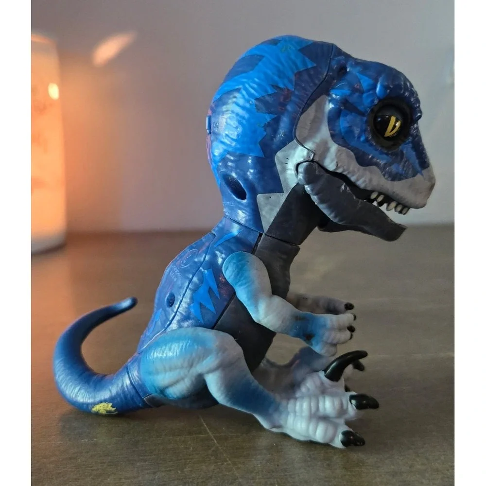 Jurassic World Baby‎ Blue Raptor Mattel Dinosaur Figure Toy Kids